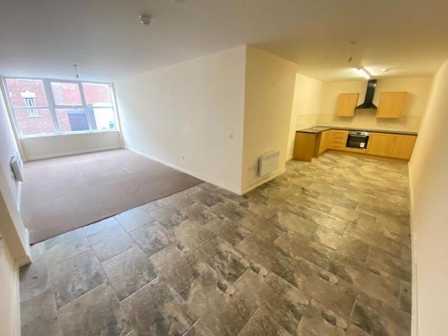 Studio for rent in Dixons Green, West Midlands