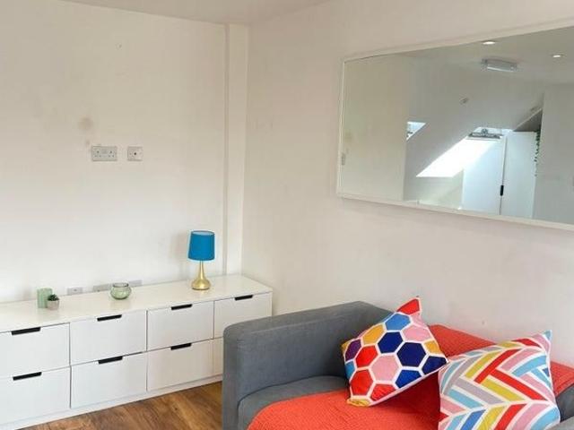 Studio for rent in Shepherd's Bush, Isle Of Man