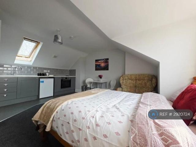 Studio for rent in Feckenham, City Of Bristol