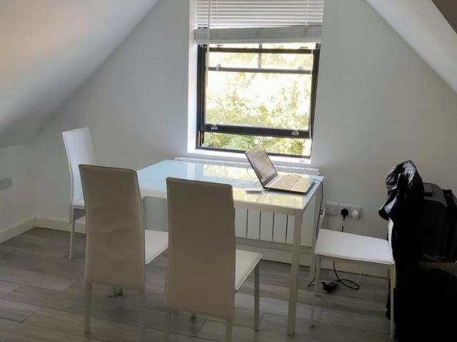 Studio for rent in Totteridge, Cressex