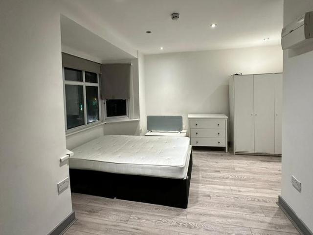 Studio for rent in London Borough of Havering, Greater London