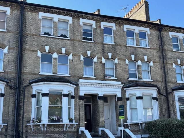Flat for rent in St Margarets, Greater London