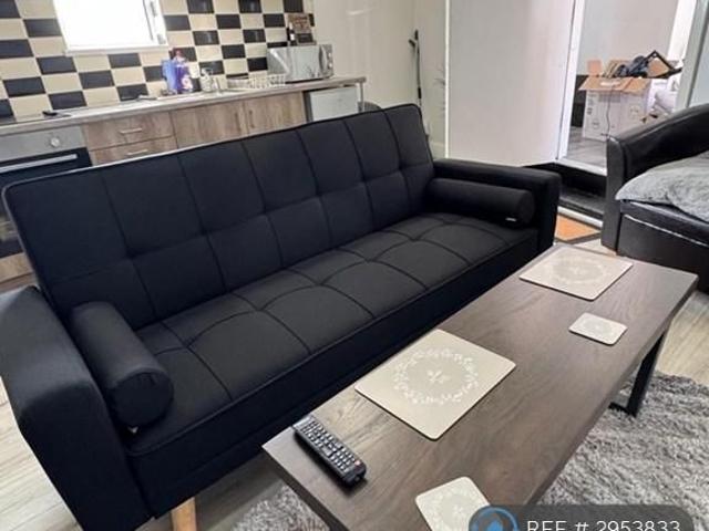 Studio for rent in Stirchley, West Midlands