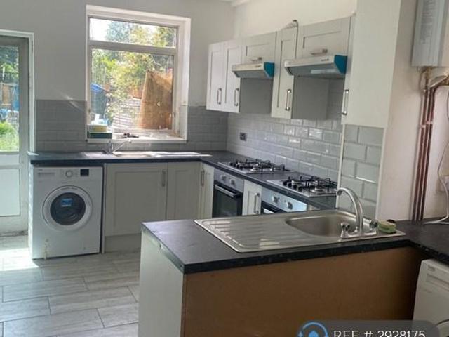Flat for rent in Cockfosters, Greater London