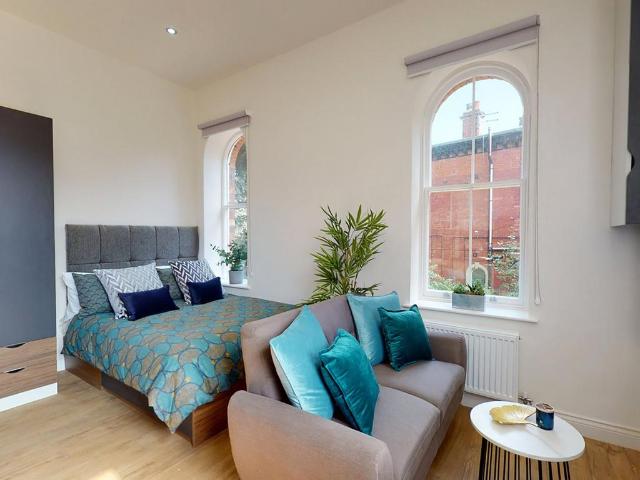 Flat for rent in Hyde Park, West Yorkshire