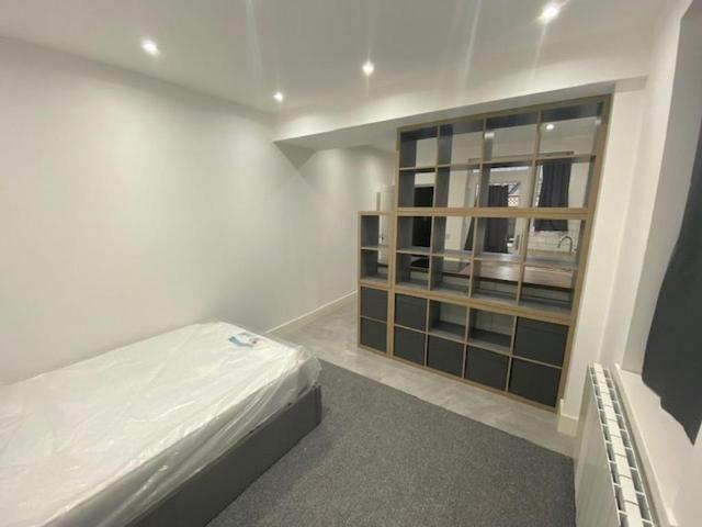 Studio for rent in Falcon Lodge, Wales