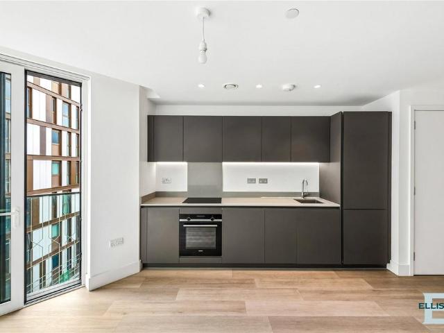 Flat for rent in Hale Village, Tottenham Hale