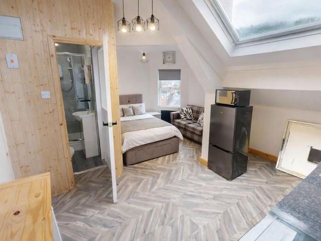 Studio for rent in Headingley, West Yorkshire