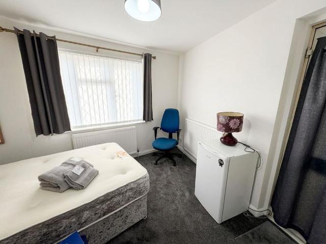 Studio for rent in Gould's Green, Greater London