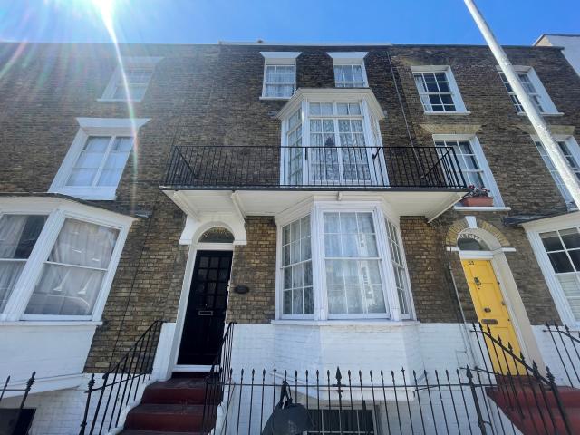 Studio for rent in East Cliff, Acol