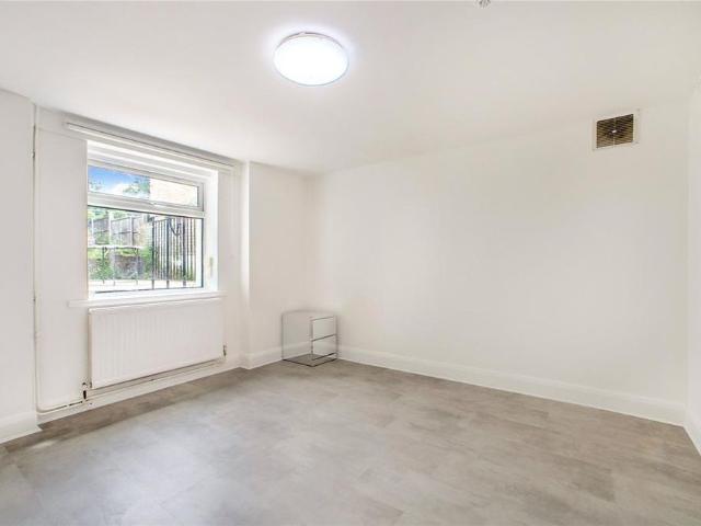Studio for rent in Stroud Green, Greater London