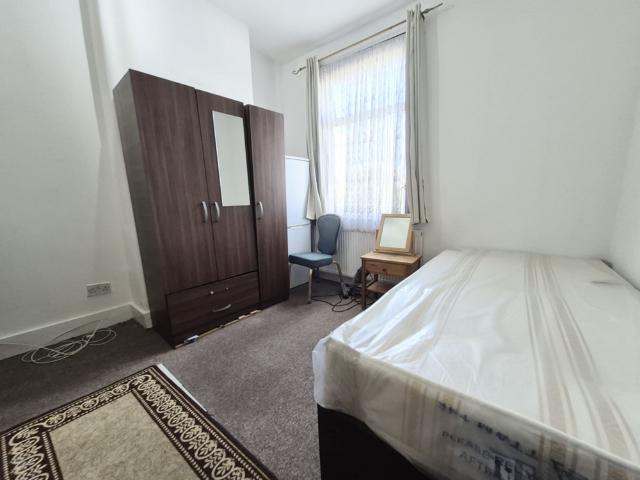Studio for rent in Palmers Green, Greater London