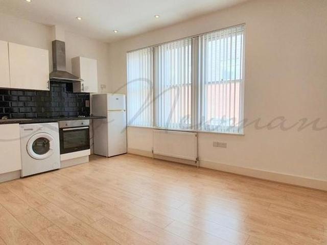 Studio for rent in Maidenhead