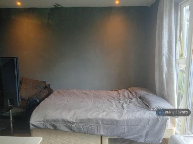 Studio for rent in Avenham, Preston