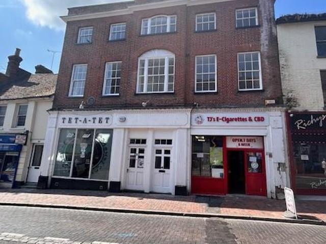 Flat for rent in Regent Quay, Oad Street