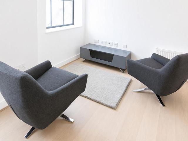 Studio for rent in Holywell, The Slade