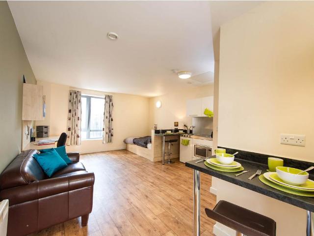 Flat for rent in Elmfield, Leicestershire
