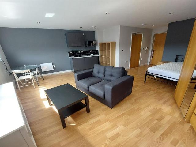 Flat for rent in Devonshire, South Yorkshire