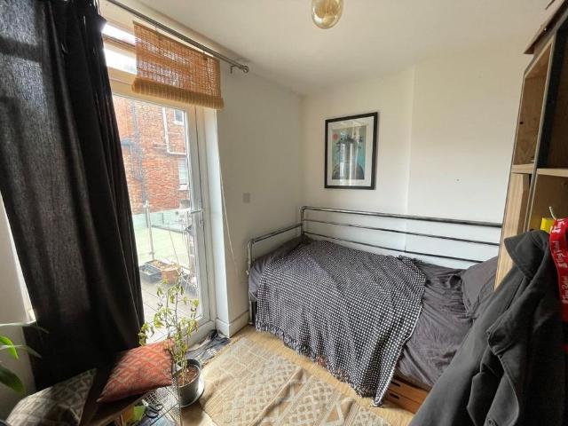 Studio for rent in Crookhill, Worcestershire