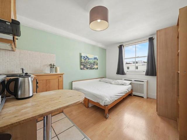 Studio for rent in Tachbrook Estate, Greater London