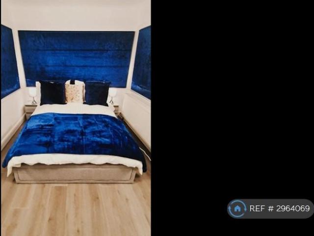Flat for rent in Mill Hill, Greater London