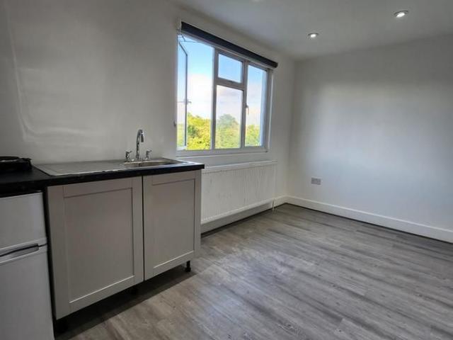Studio for rent in Preston, Greater London