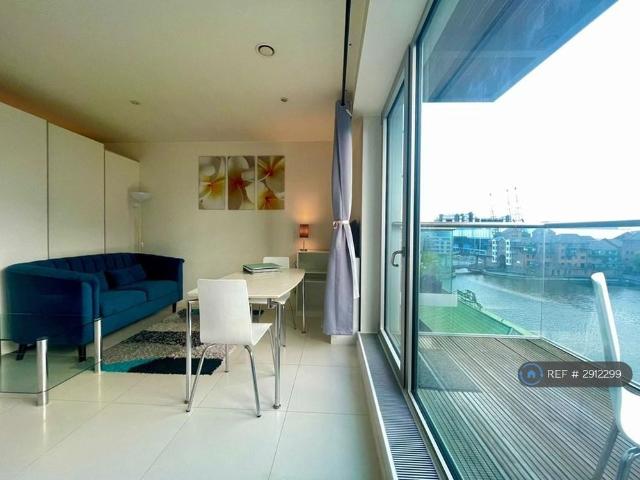 Studio for rent in Isle Of Dogs, Greater London