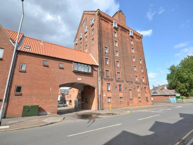 Flat for rent in South Lynn, Brookville