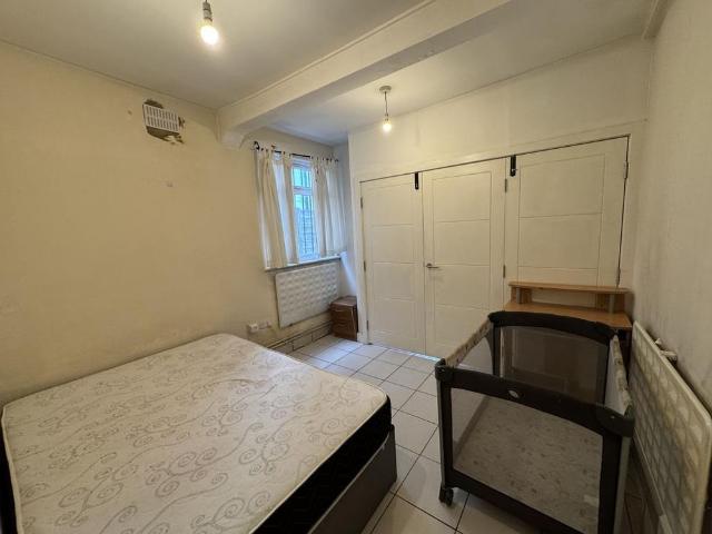 Studio for rent in London Borough of Croydon, Greater London