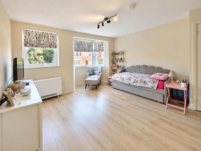 Studio for rent in West Worthing, Worthing