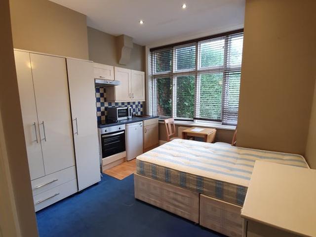 Studio for rent in London Borough of Hounslow, Strand