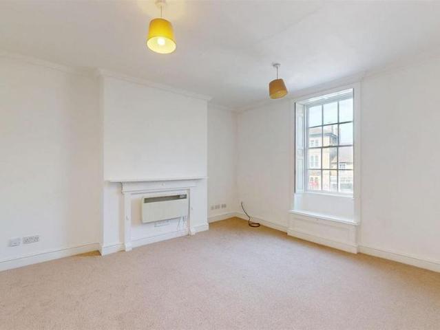 Studio for rent in Market Place, Barholm