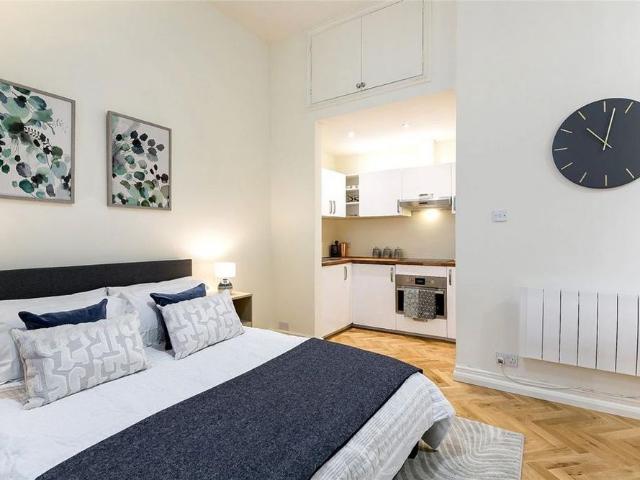 Studio for rent in North Kensington, Isle Of Man