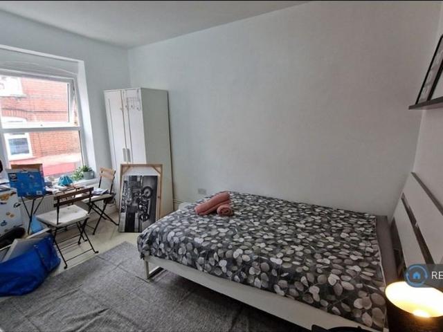 Studio for rent