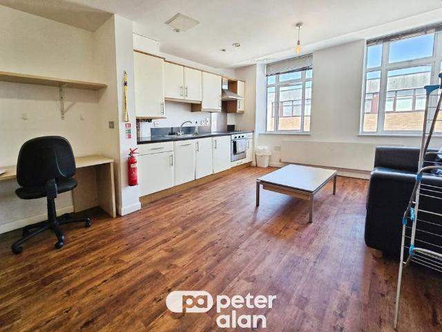 Studio for rent in Mount Pleasant, Swansea