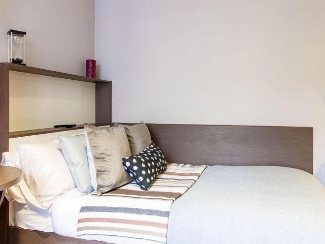 Studio for rent in London, Isle Of Man