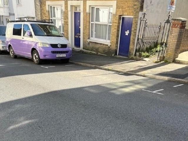 Flat for rent in Weeks, Ryde