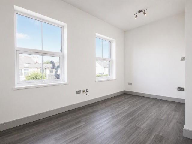 Flat for rent in Chalk Farm, Greater London