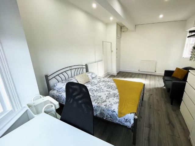 Studio for rent in Broomfield, Isle Of Man