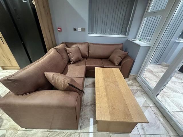 Studio for rent in Stirchley, West Midlands