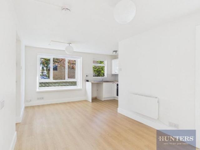 Studio for rent in Ewens Farm, Golden Valley
