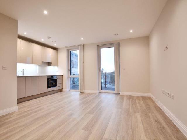 Flat for rent in Uxbridge, London Borough of Hillingdon