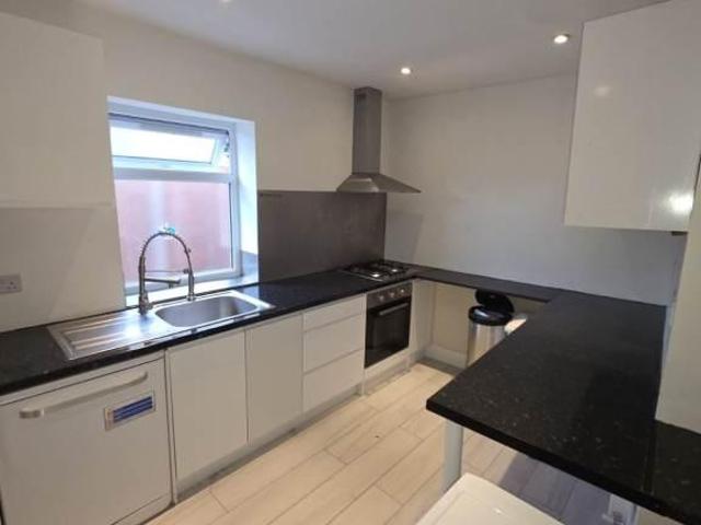 Flat for rent in Slough