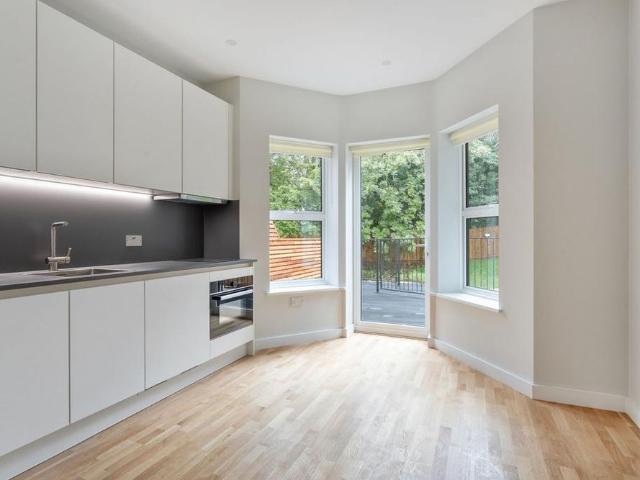 Studio for rent in London Borough of Sutton, Greater London