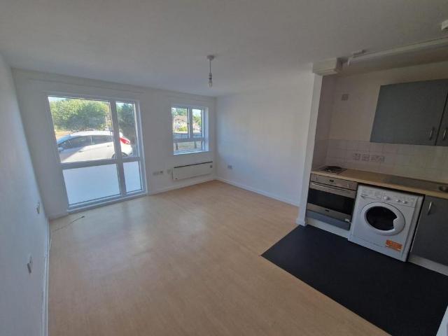 Studio for rent in The Ryde, Fretherne