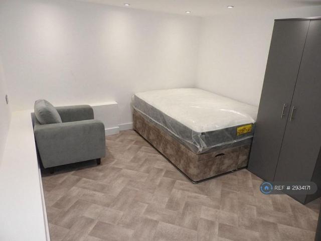 Studio for rent in Broadfields, Greater London