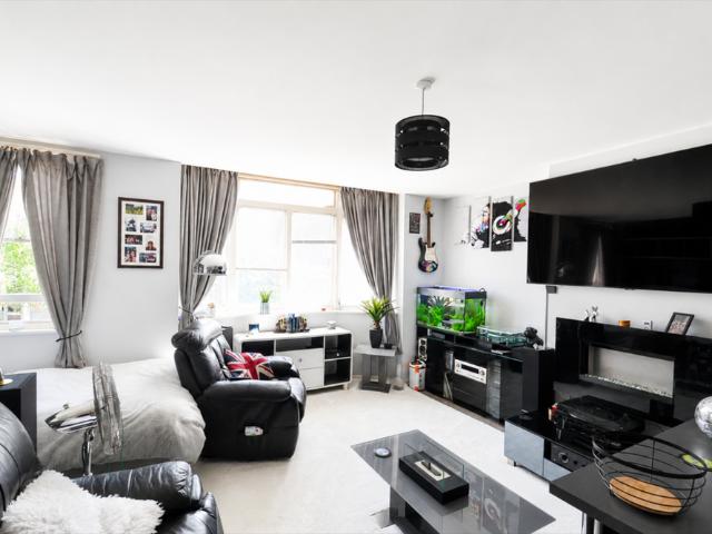 Studio for rent in Broadstone, Poole