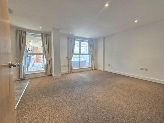 Studio for rent in Key Street, Suffolk
