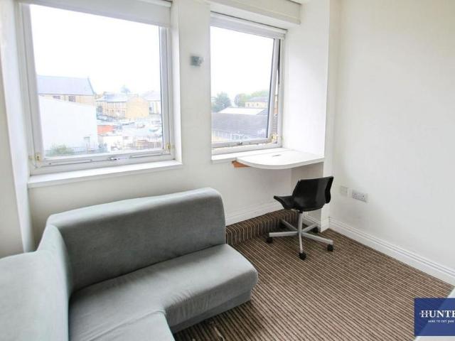 Studio for rent in Eastbrook, Bradford
