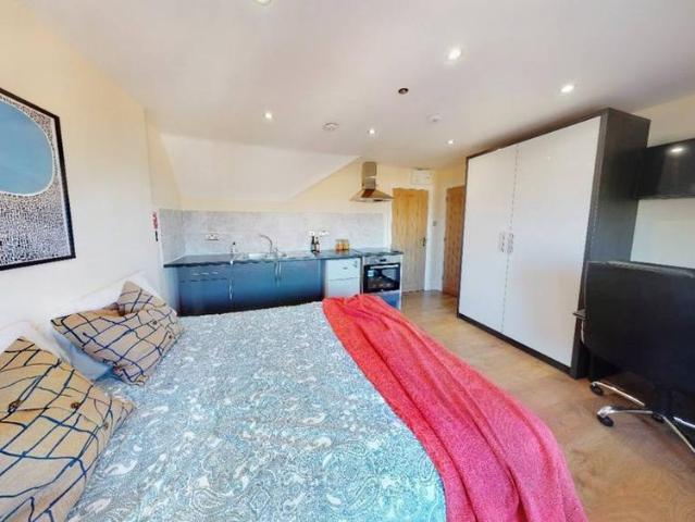 Studio for rent in Oadby, Oadby and Wigston